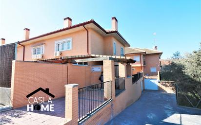 Vista exterior de Casa o xalet en venda en Méntrida amb Terrassa