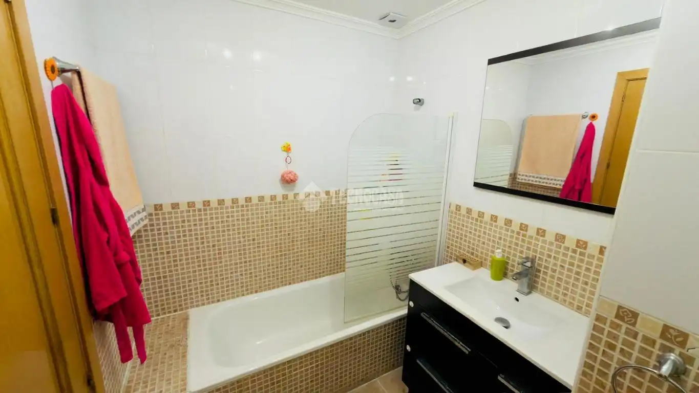 Badezimmer von Wohnung zum Verkauf in Seseña mit Heizung, Terrasse und Balkon