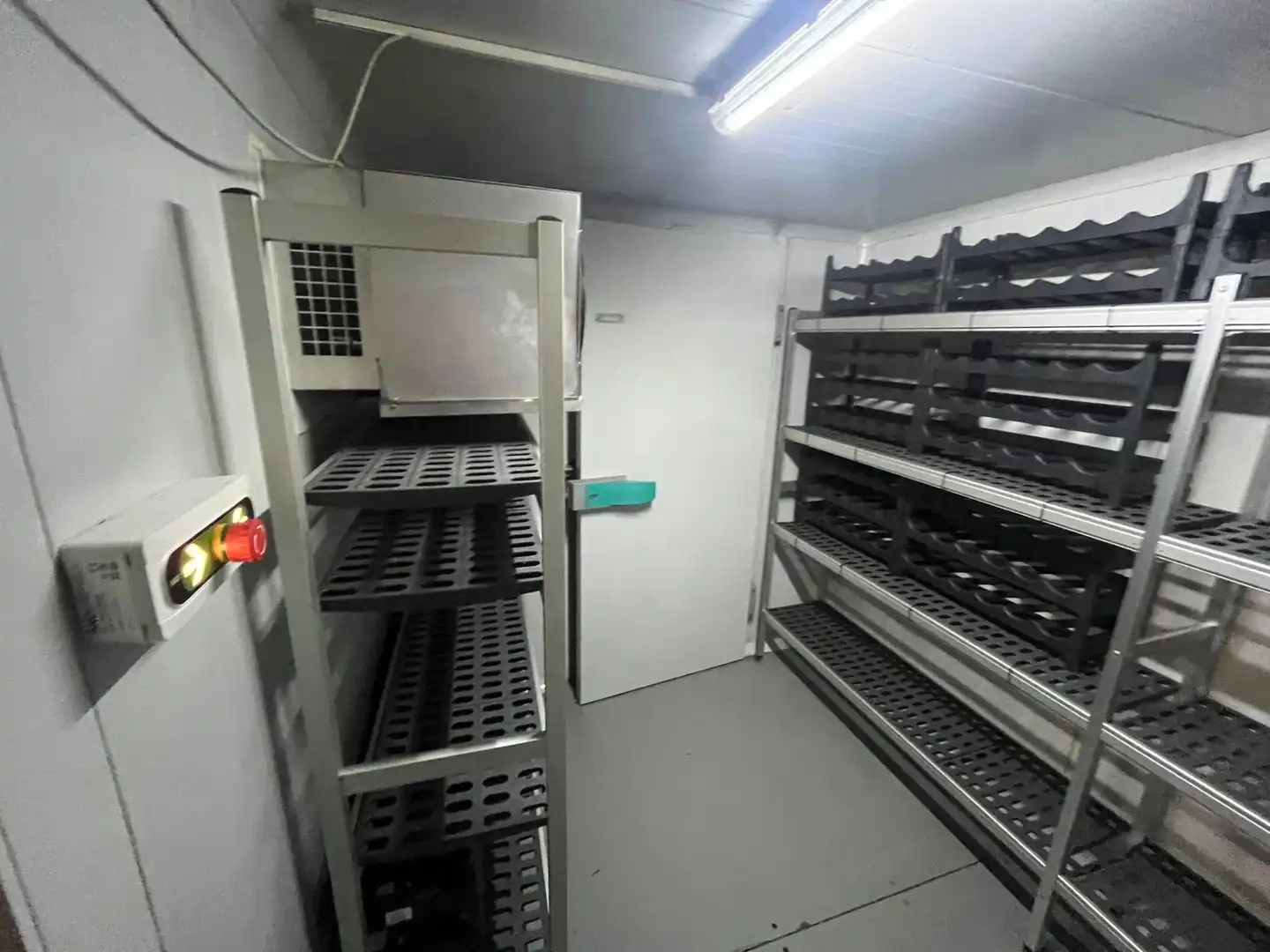 Cocina de Local en traspaso en Sevilla con Amueblado