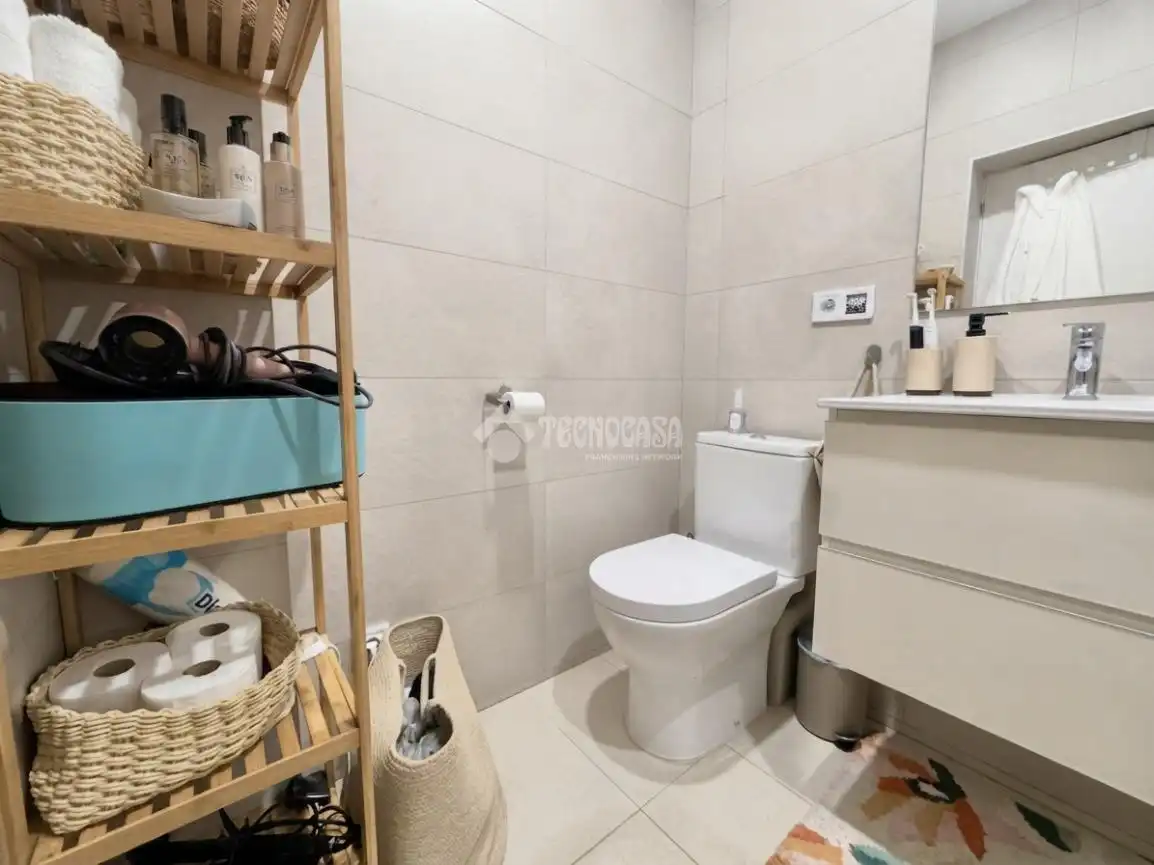 Baño de Piso en venta en Barcelona con Balcón