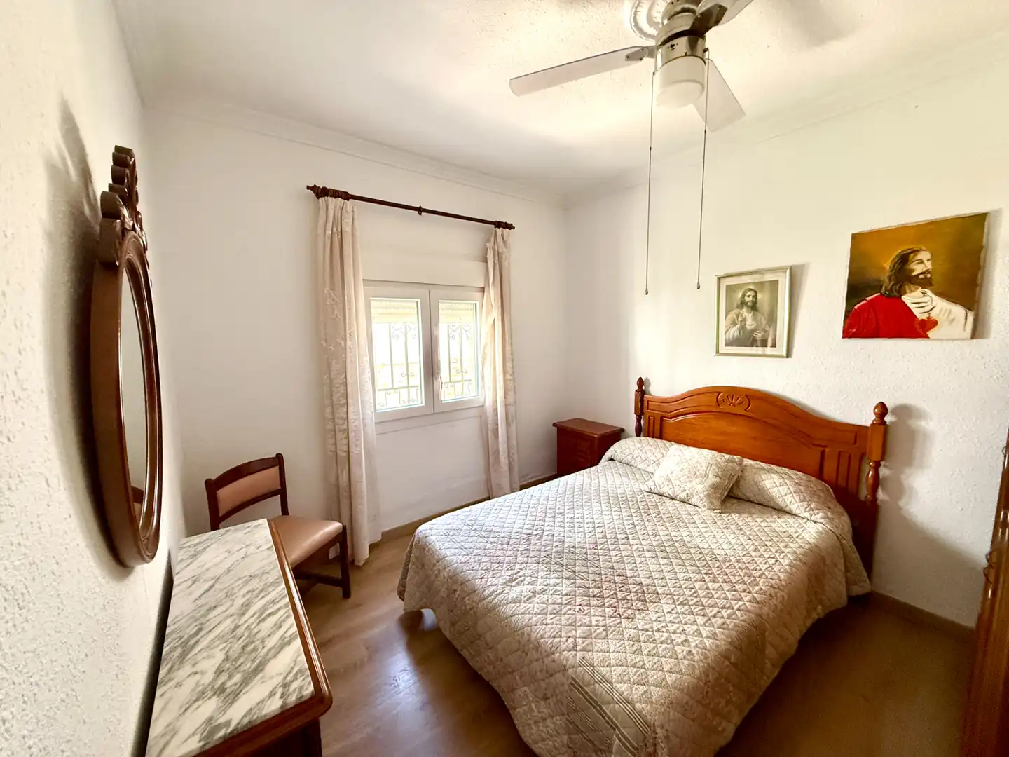 Dormitori de Casa o xalet en venda en Mairena del Aljarafe