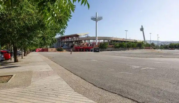 Vista exterior de Piso en venta en Granada con Calefacción, Terraza y Balcón