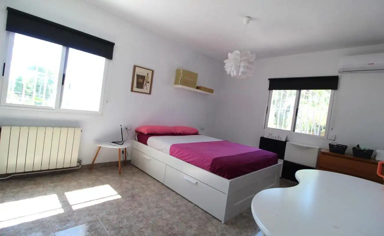 Habitación de Casa o chalet en venta en L'Eliana con Aire acondicionado, Calefacción y Jardín privado