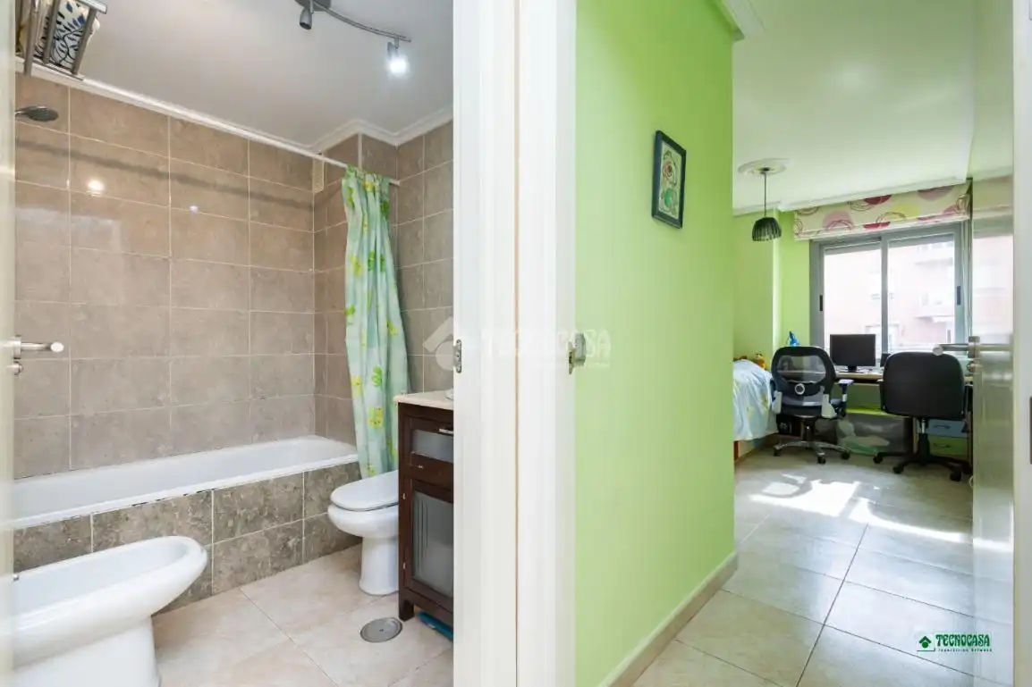 Baño de Piso en venta en Almería con Amueblado