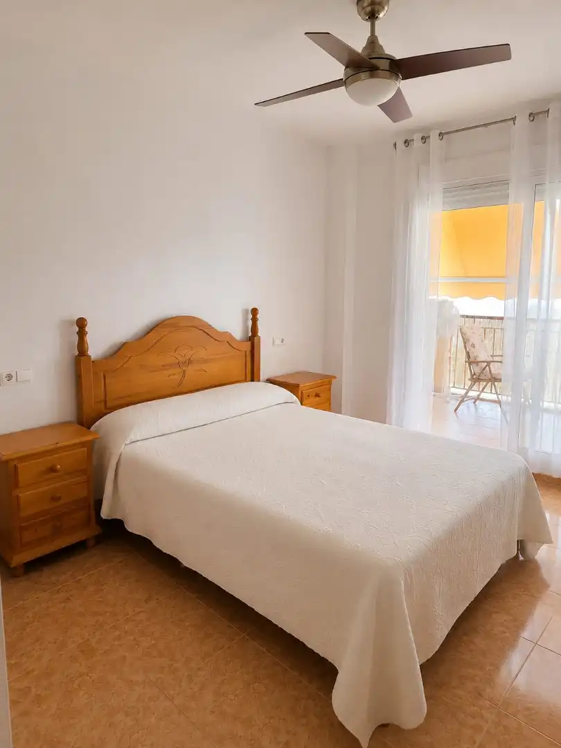 Dormitori de Apartament de lloguer en Águilas amb Moblat, Forn i Rentadora
