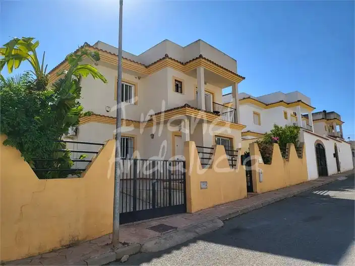 Adossat amb piscina en venda a Mollina