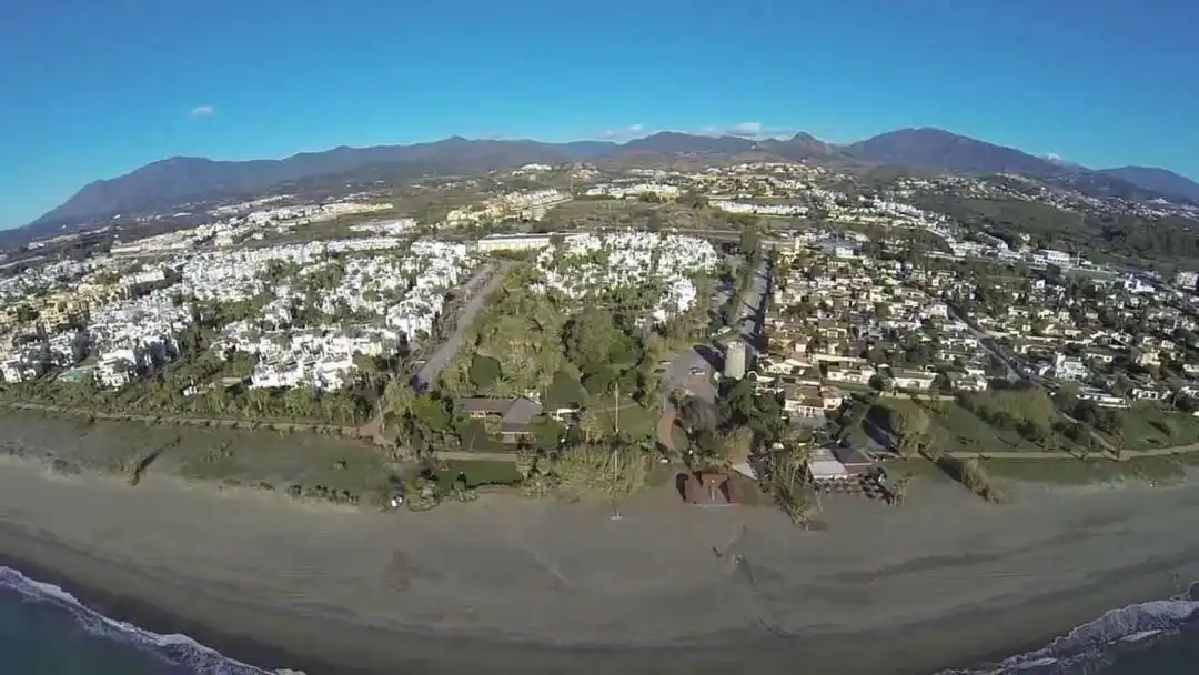 Vista exterior de Local en venta en Estepona