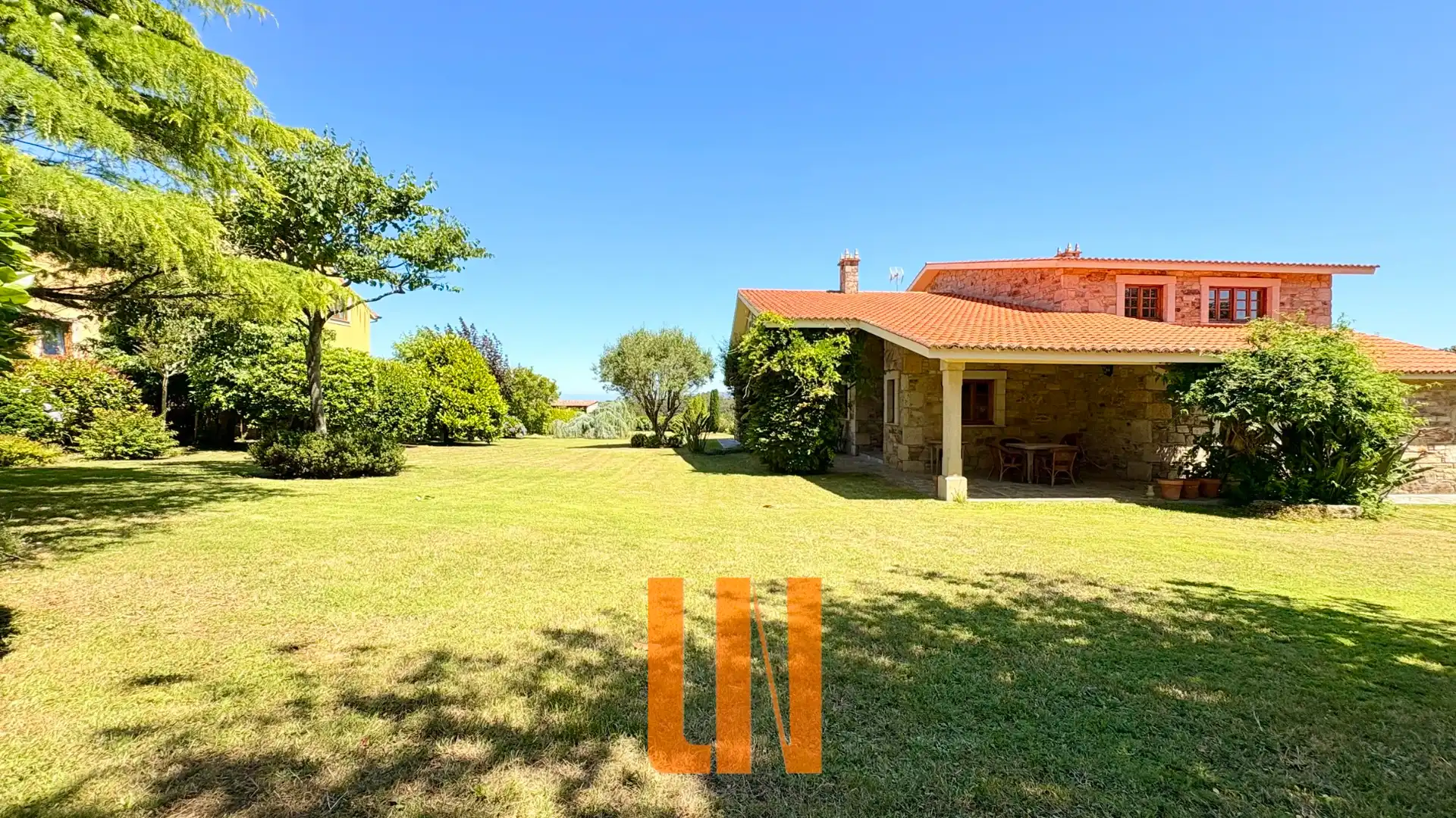 Jardín de Finca rústica en venta en Oleiros con Calefacción, Jardín privado y Parquet