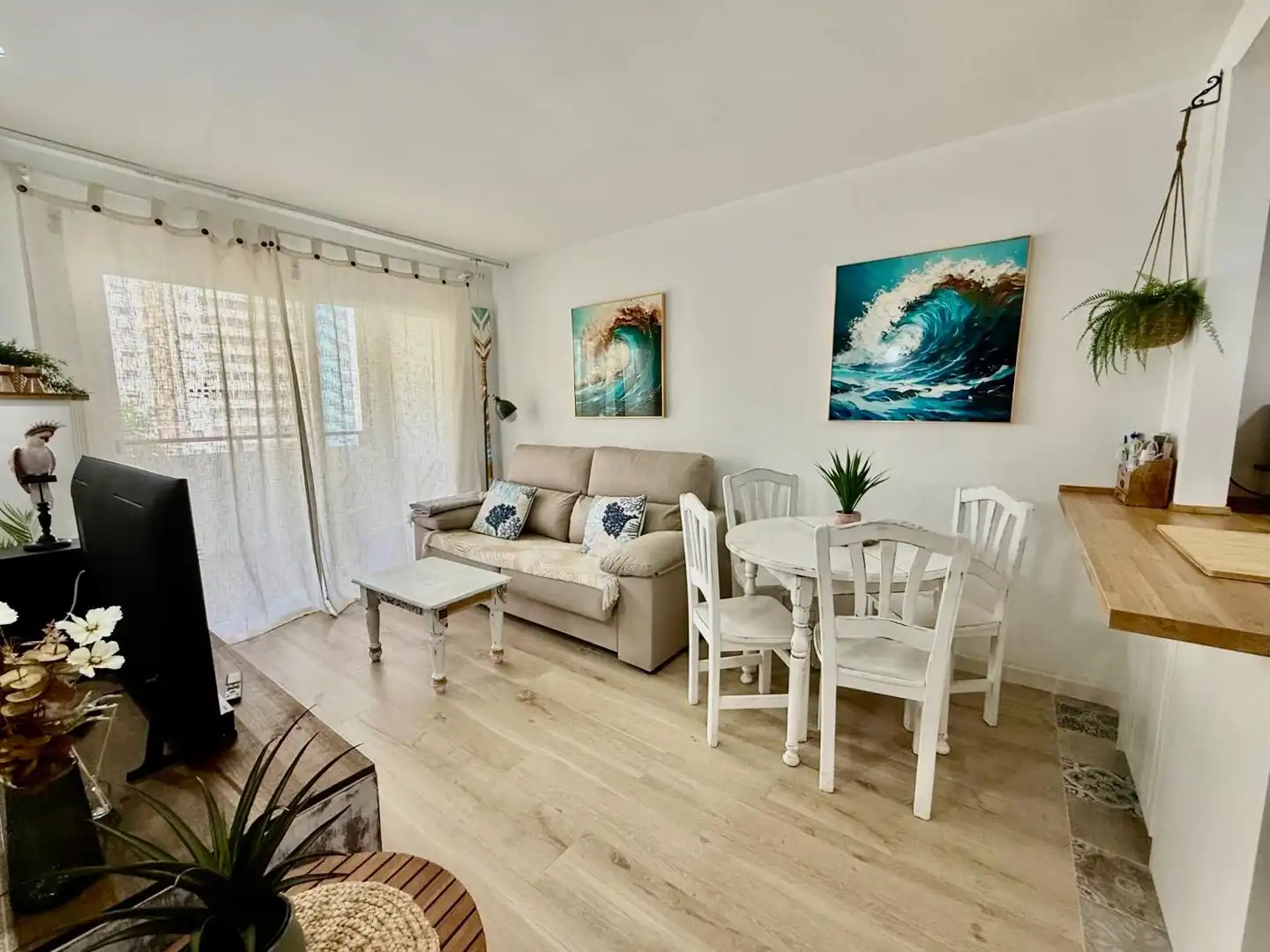 Sala de estar de Apartamento en venta en Benidorm con Jardín privado, Terraza y Amueblado