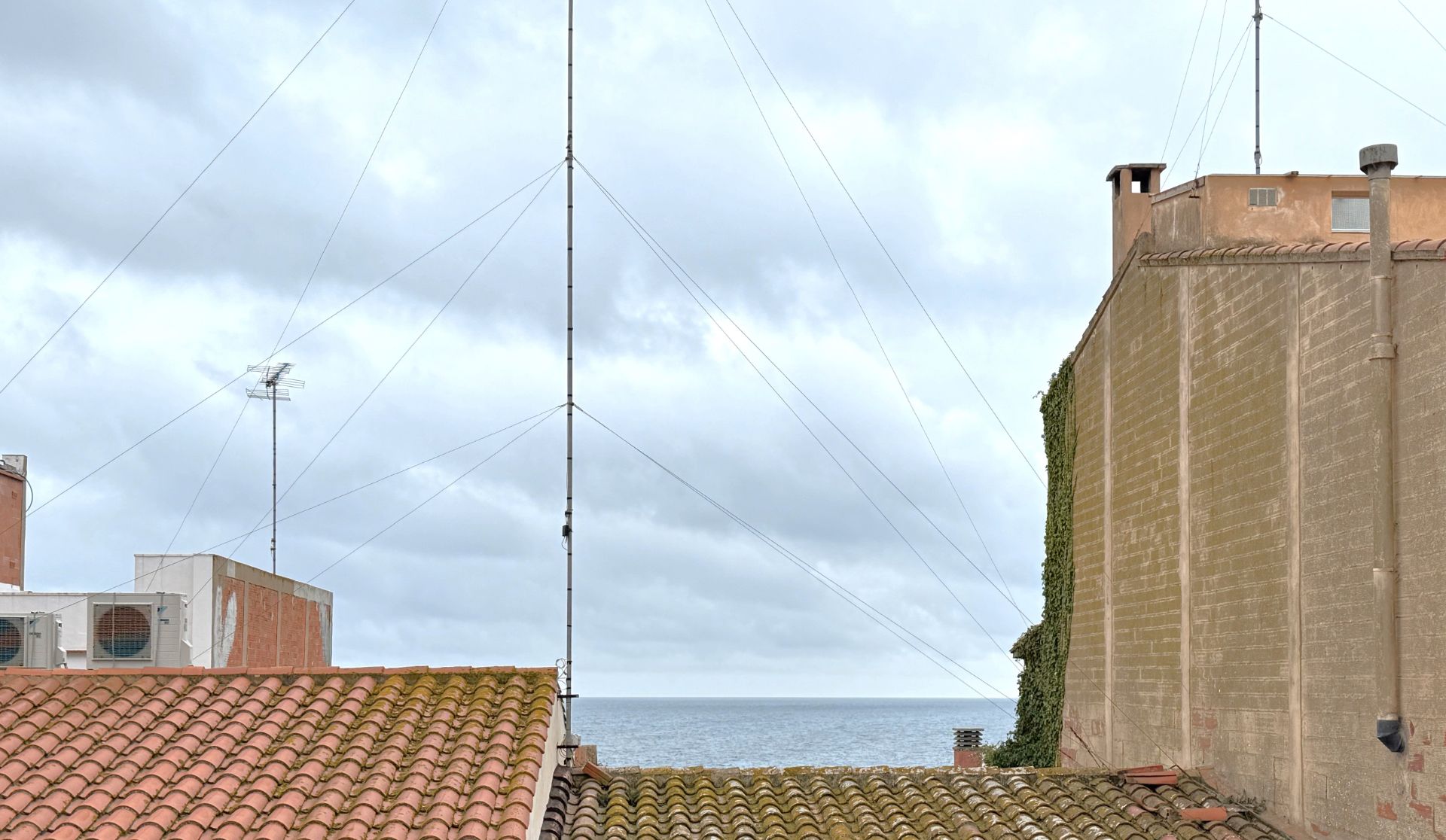 Vista exterior de Pis en venda en Palamós amb Parquet, Terrassa i Forn