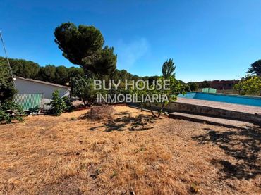 Detached house with pool for sale in Serranillos del Valle