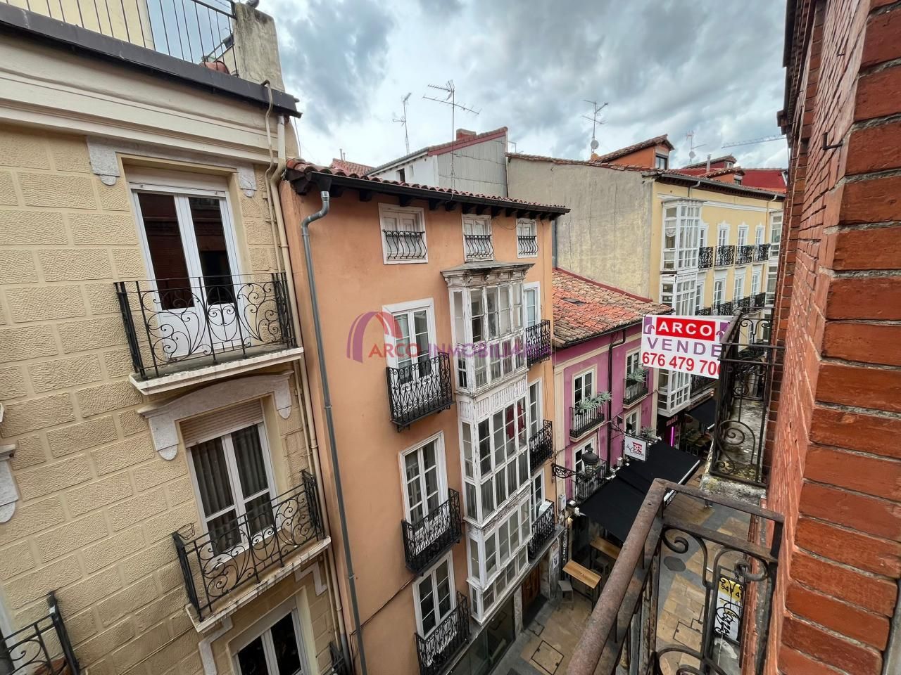 Vista exterior de Piso en venta en Burgos Capital con Balcón