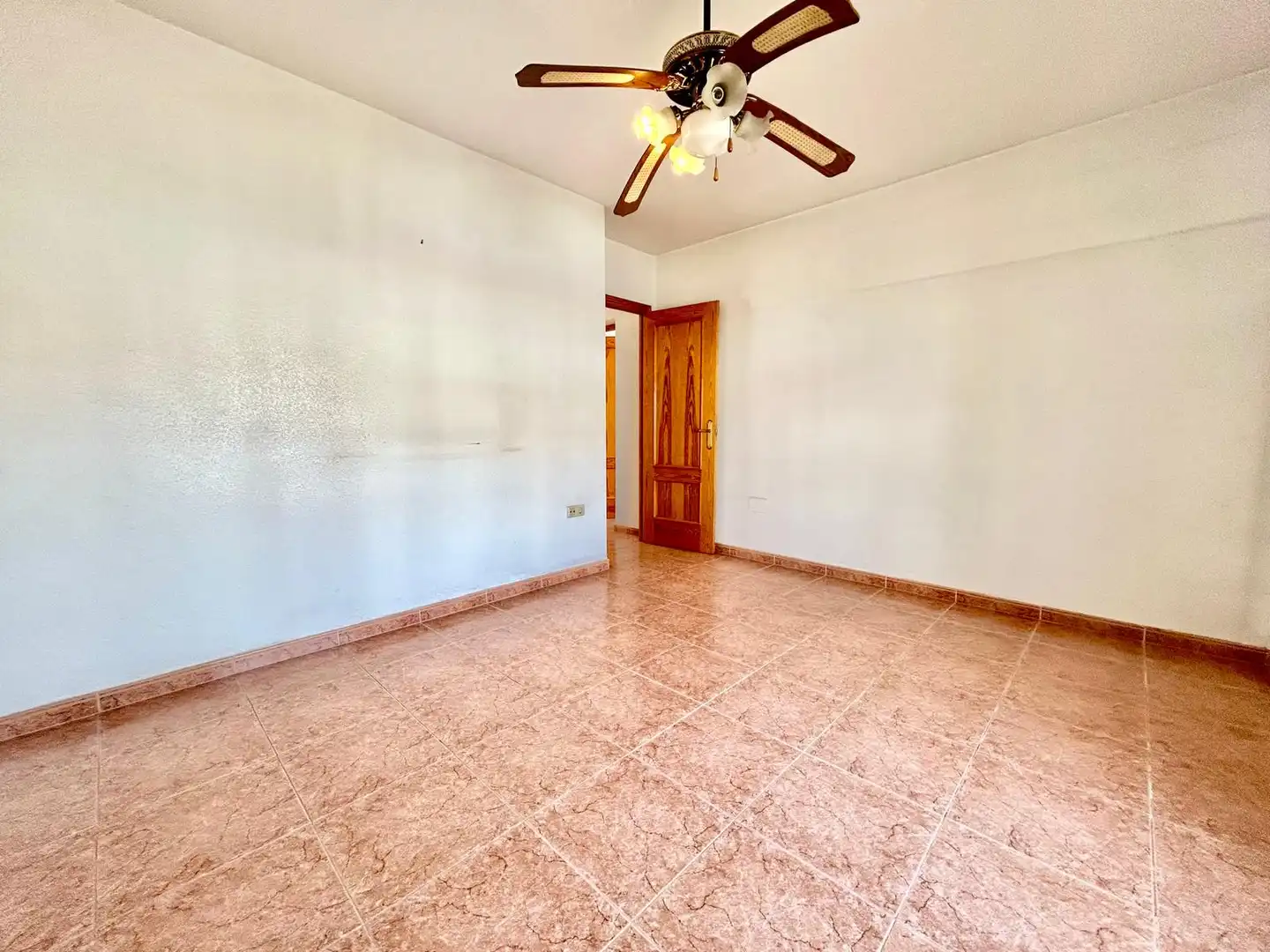 Habitación de Casa adosada en venta en Roquetas de Mar con Jardín privado, Terraza y Horno