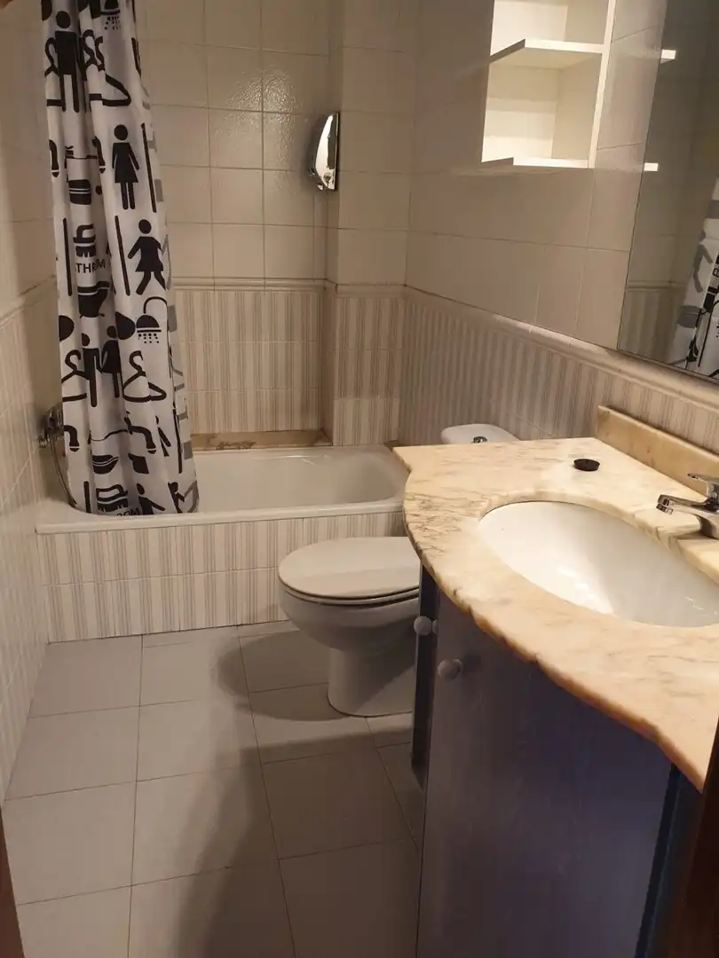 Bathroom of Houses for sale in Sabadell  with Air Conditioner, Heating and Parquet flooring