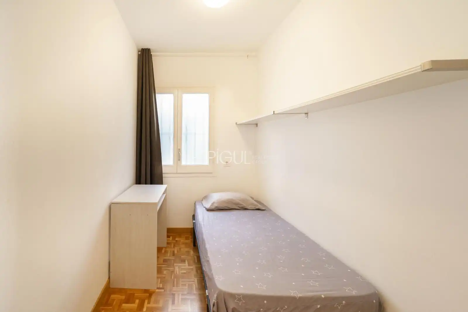 Schlafzimmer von Dachboden zum Verkauf in Barcelona mit Klimaanlage, Heizung und Terrasse