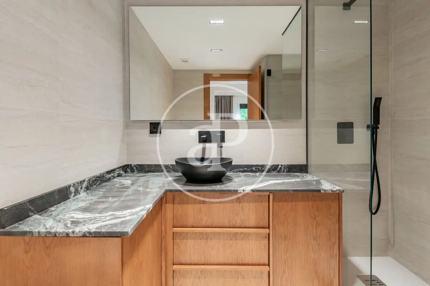 Baño de Piso en venta en Madrid con Aire acondicionado, Calefacción y Amueblado