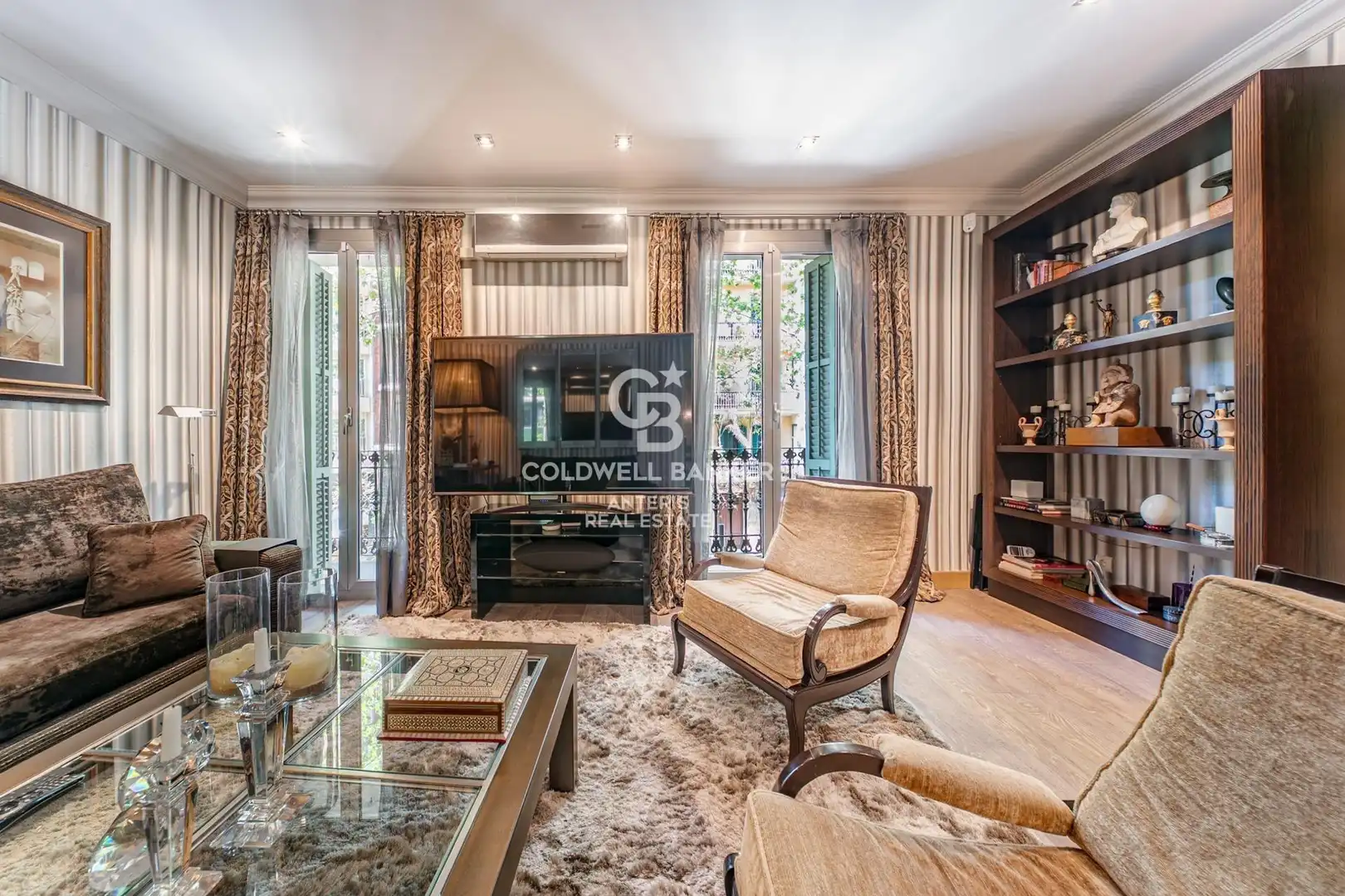 Piso con terraza en venta en Carrer d'Enric Granados, imagen 3