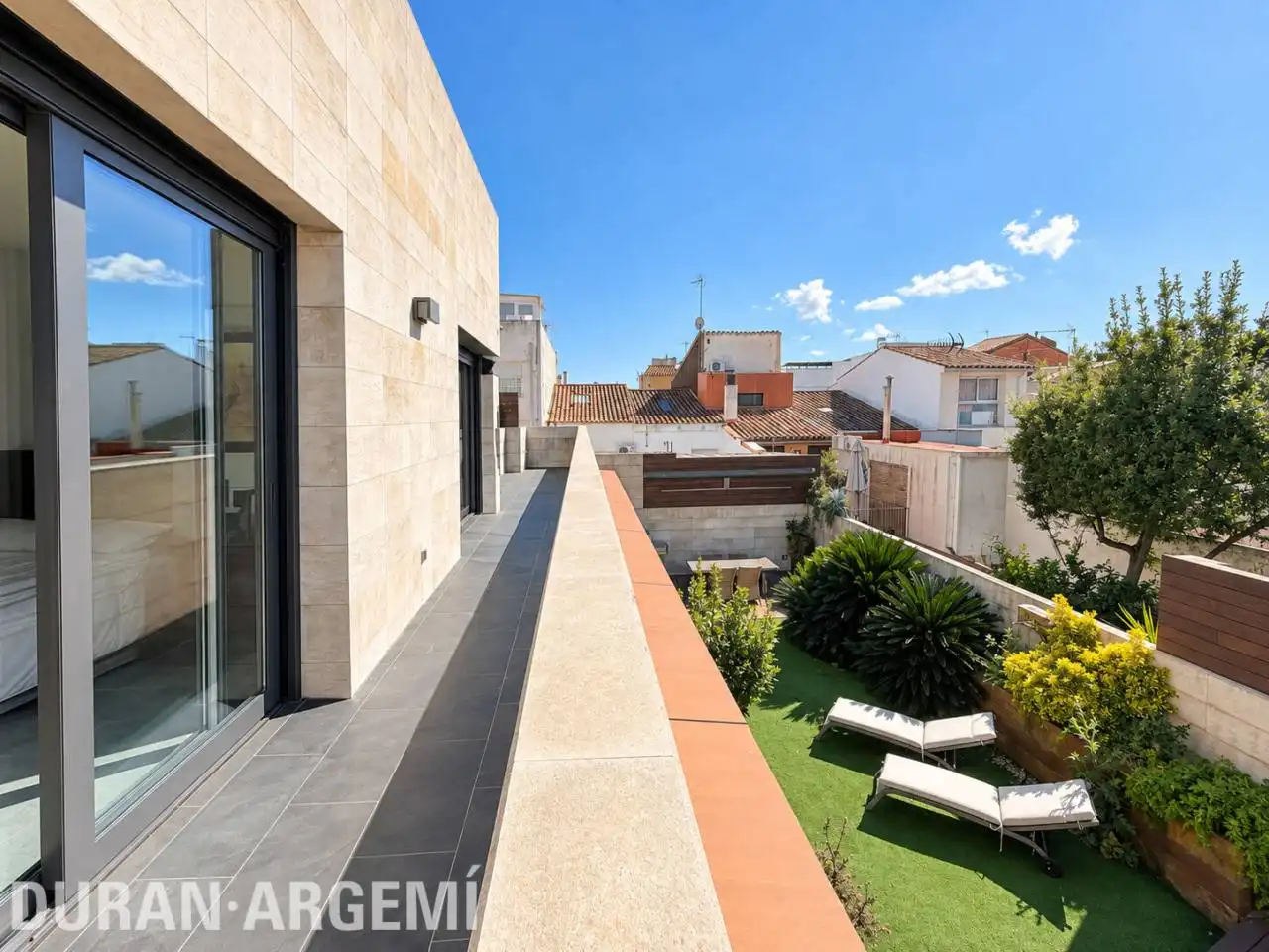 Terrassa de Casa o xalet en venda en Terrassa amb Aire condicionat, Calefacció i Jardí privat