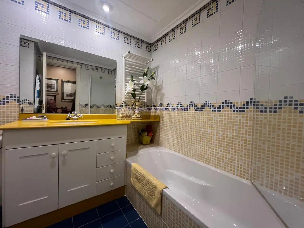 Bathroom of Flat for sale in Cáceres  with Air Conditioner, Heating and Parquet flooring