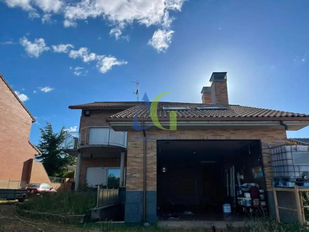 Vista exterior de Casa o xalet en venda en Sariegos amb Calefacció, Jardí privat i Parquet