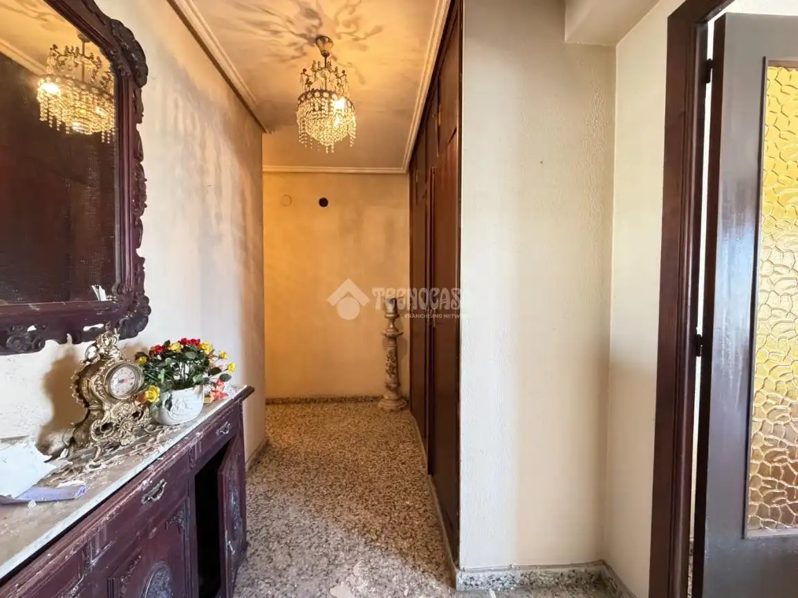 Piso en venta en Xirivella con Balcón