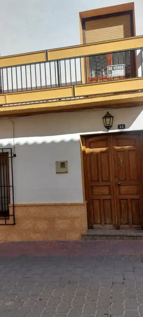 Vista exterior de Casa adosada en venda en Siles, Jaén