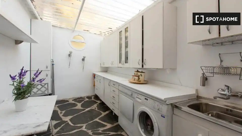 Cocina de Apartamento para compartir en Torrelodones con Aire acondicionado, Terraza y Amueblado