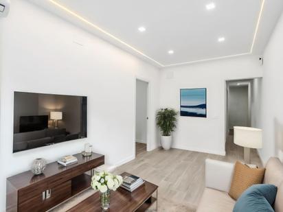 Living room of Flat for sale in L'Hospitalet de Llobregat  with Air Conditioner, Heating and Balcony