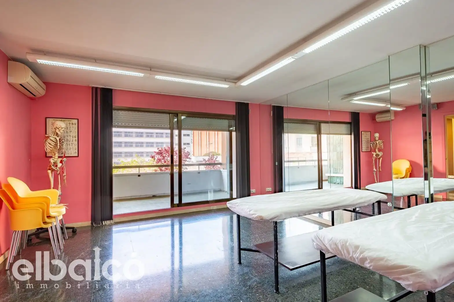 Schlafzimmer von Geschaftsraum zum Verkauf in Tarragona mit Klimaanlage
