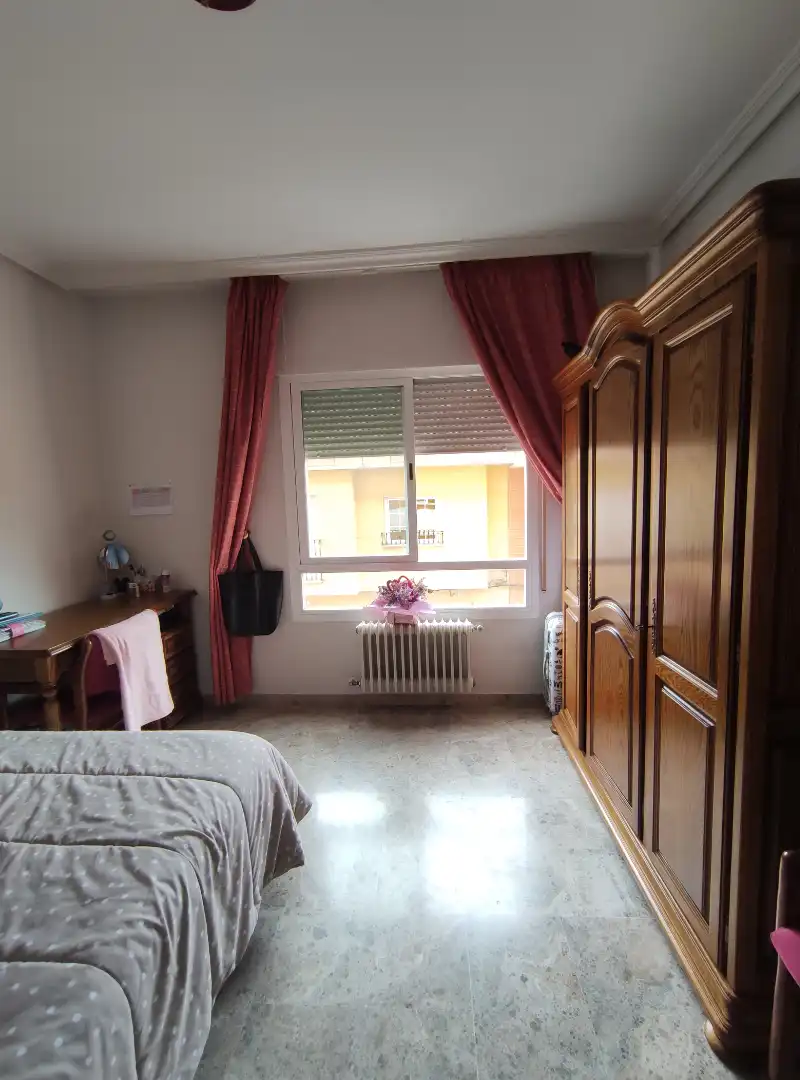 Schlafzimmer von Wohnung zur Miete in Ciudad Real mit Möbliert