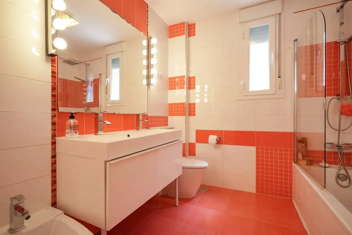 Baño de Planta baja en venta en Alcalá de Henares con Aire acondicionado, Calefacción y Terraza