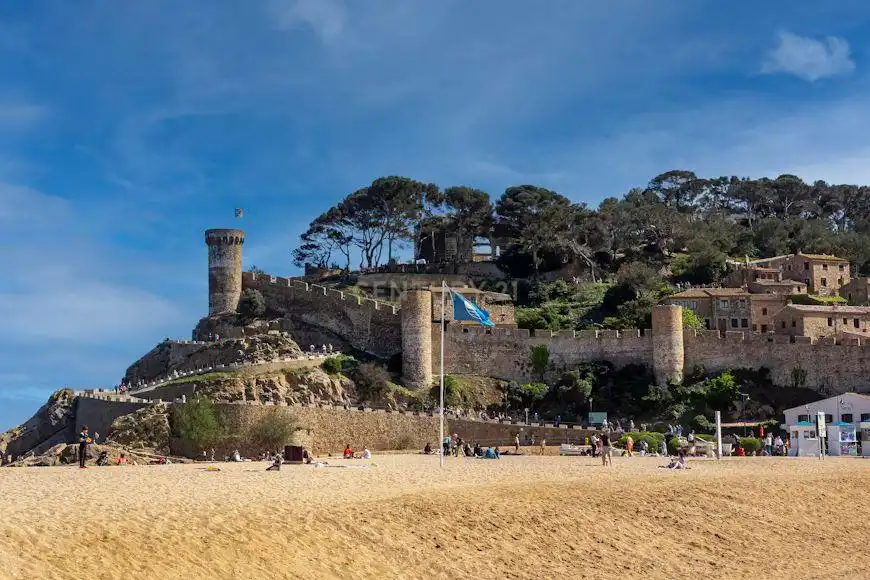 Houses for sale in Carrer del Portal, Tossa de Mar, Spain, Tossa de Mar pueblo