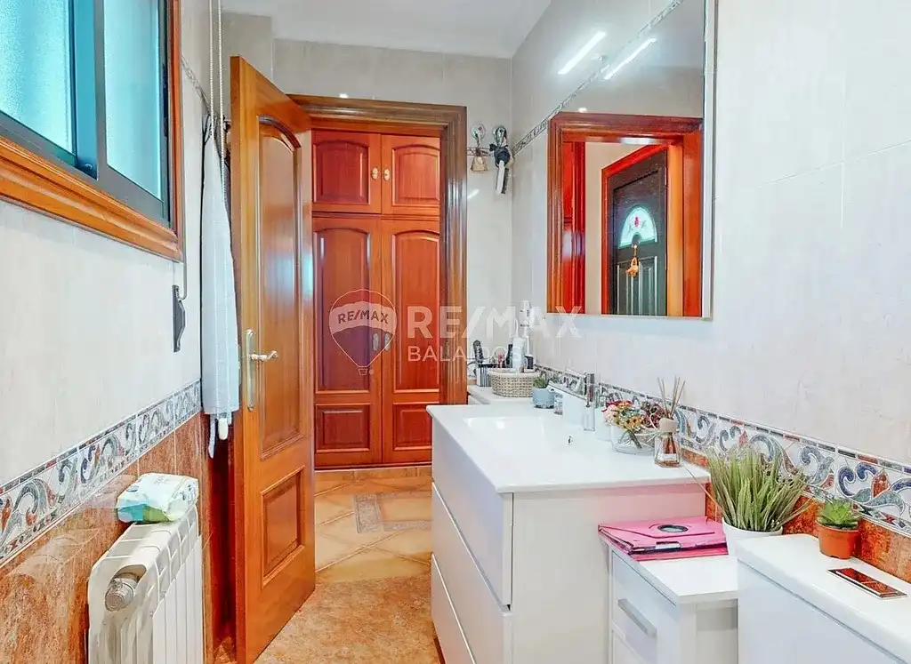 Bathroom of Houses for sale in Vigo   with Heating, Private garden and Parquet flooring