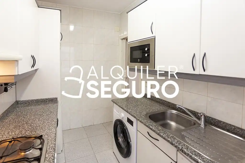 Küche von Wohnung zur Miete in Madrid mit Heizung und Möbliert