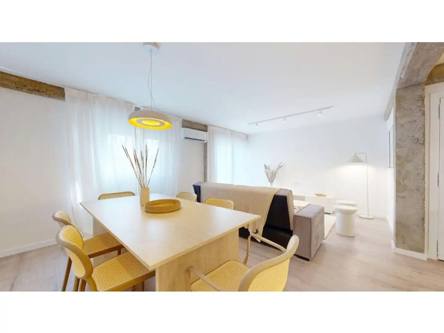 Comedor de Piso en venta en Valencia con Aire acondicionado, Terraza y Amueblado