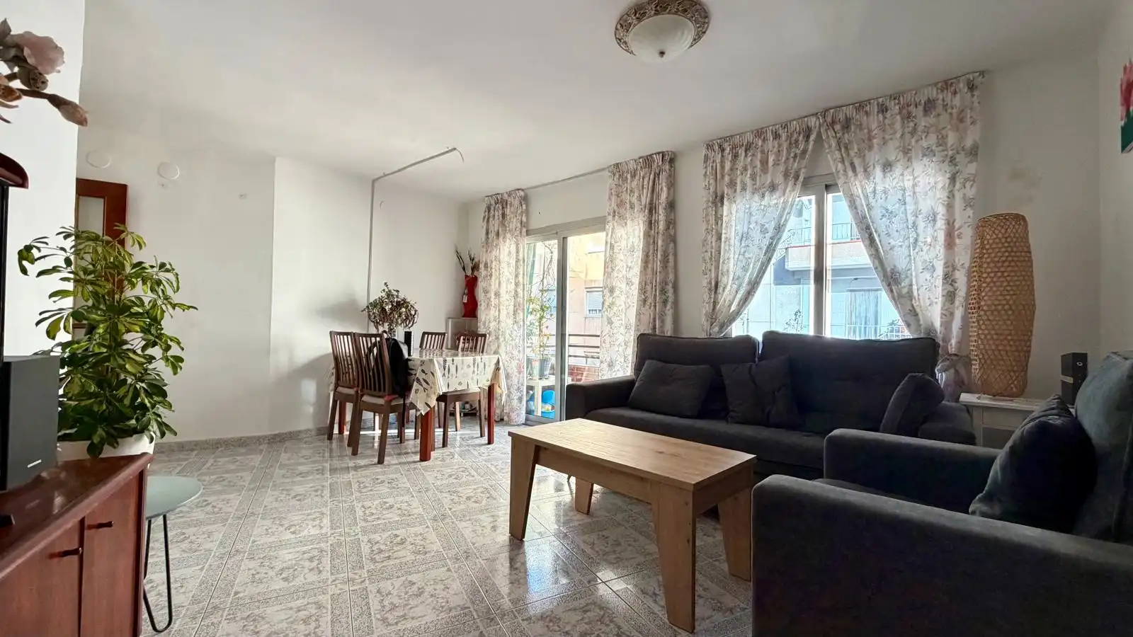 Living room of Flat for sale in Esplugues de Llobregat  with Heating, Terrace and Balcony