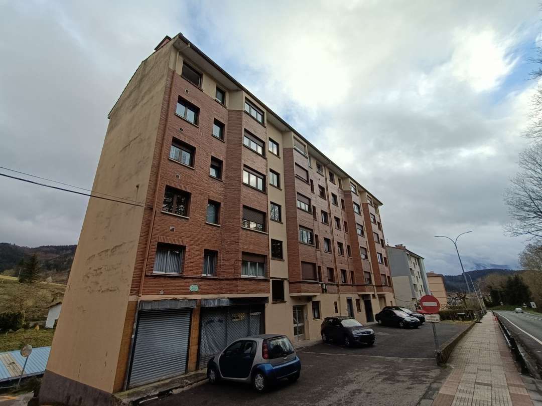 Exterior view of Box room to rent in Zaldibar