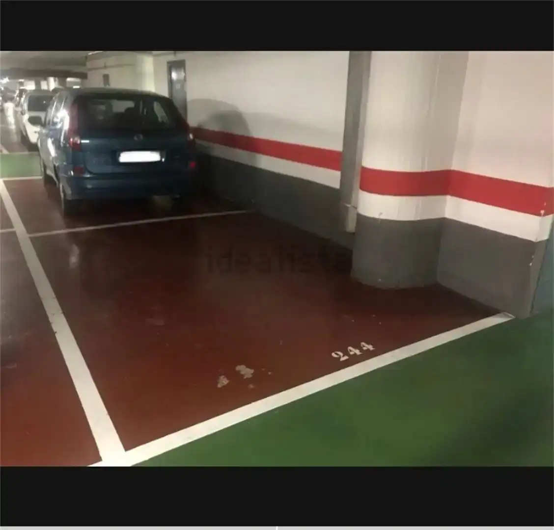 Aparcament de Garatge en venda en Universidad