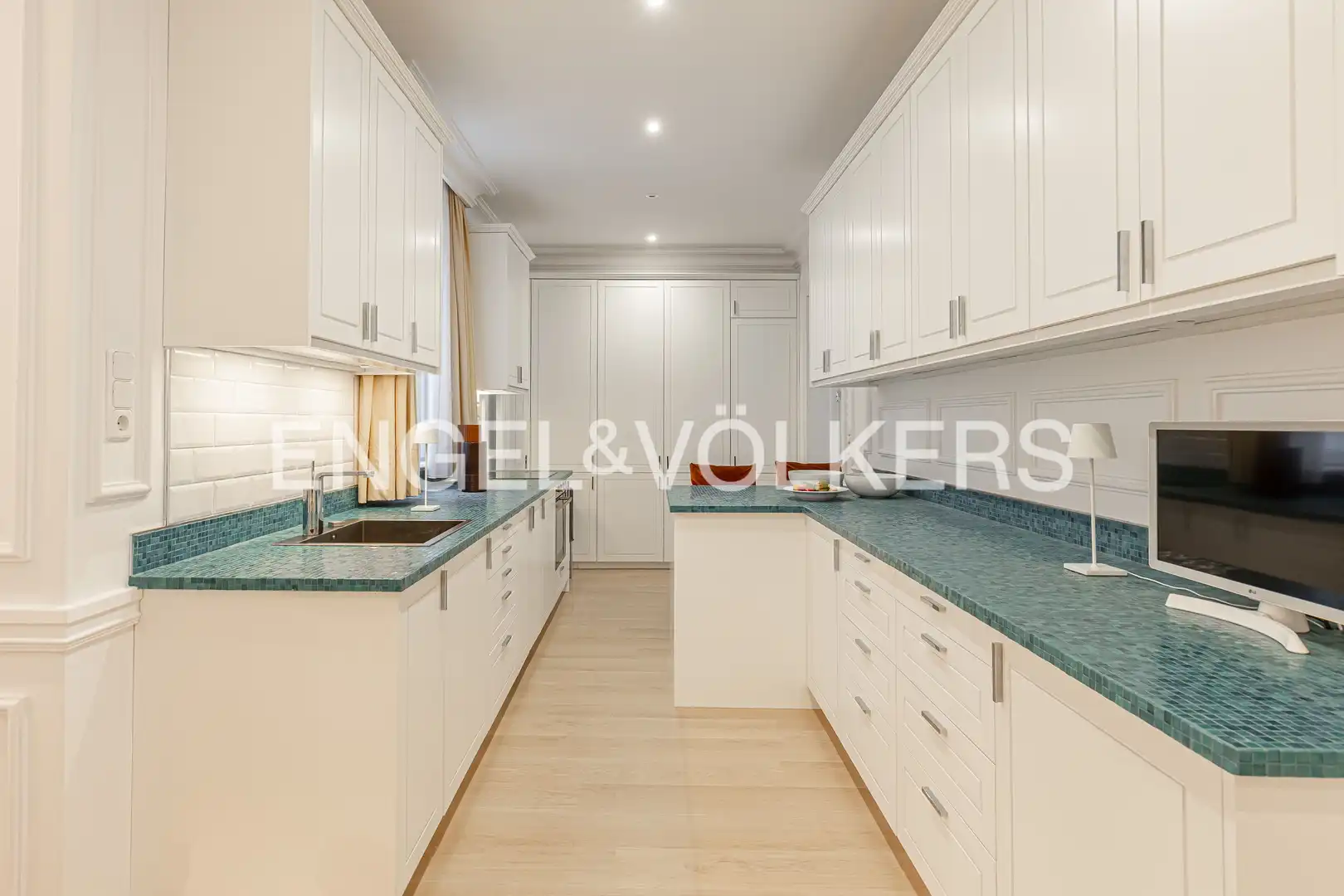 Cocina de Piso en venta en Madrid con Calefacción, Trastero y Amueblado