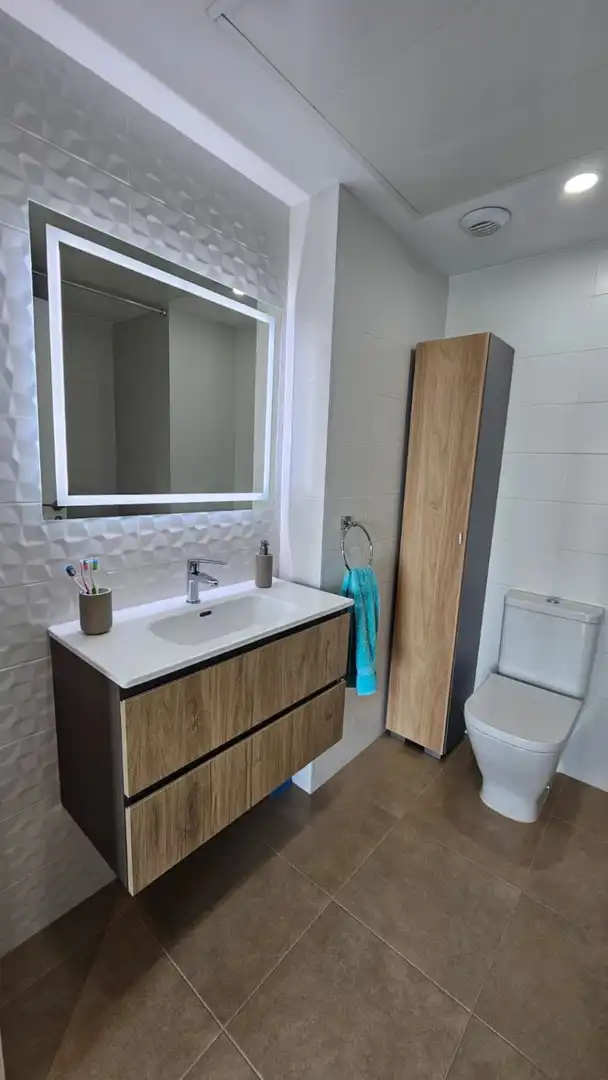 Bathroom of Apartments for rent in Torrent  with Air Conditioner, Heating and Parquet flooring
