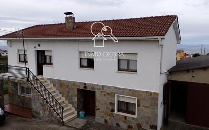 Vista exterior de Casa o xalet en venda en Cudillero amb Calefacció