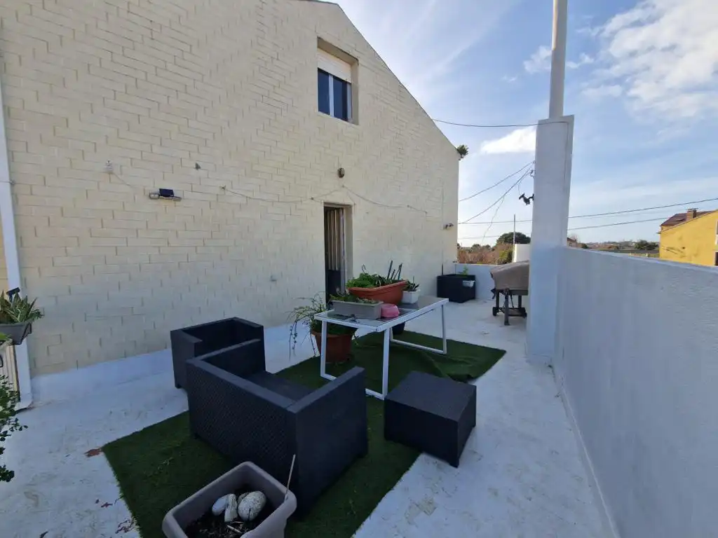 Terrassa de Casa o xalet en venda en Ribeira amb Jardí privat, Terrassa i Moblat
