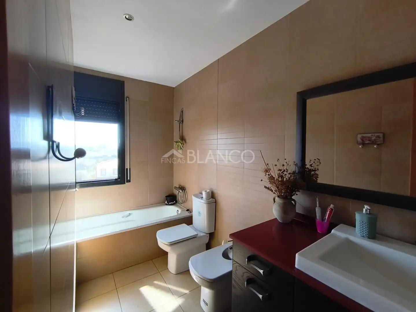 Bathroom of Houses for sale in Piera  with Heating and Swimming Pool