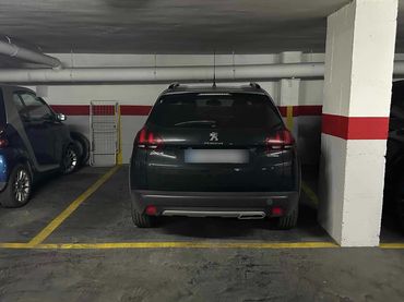 Einzelparkplatz mit Aufzug zum Verkauf in Plaza de Colón 21