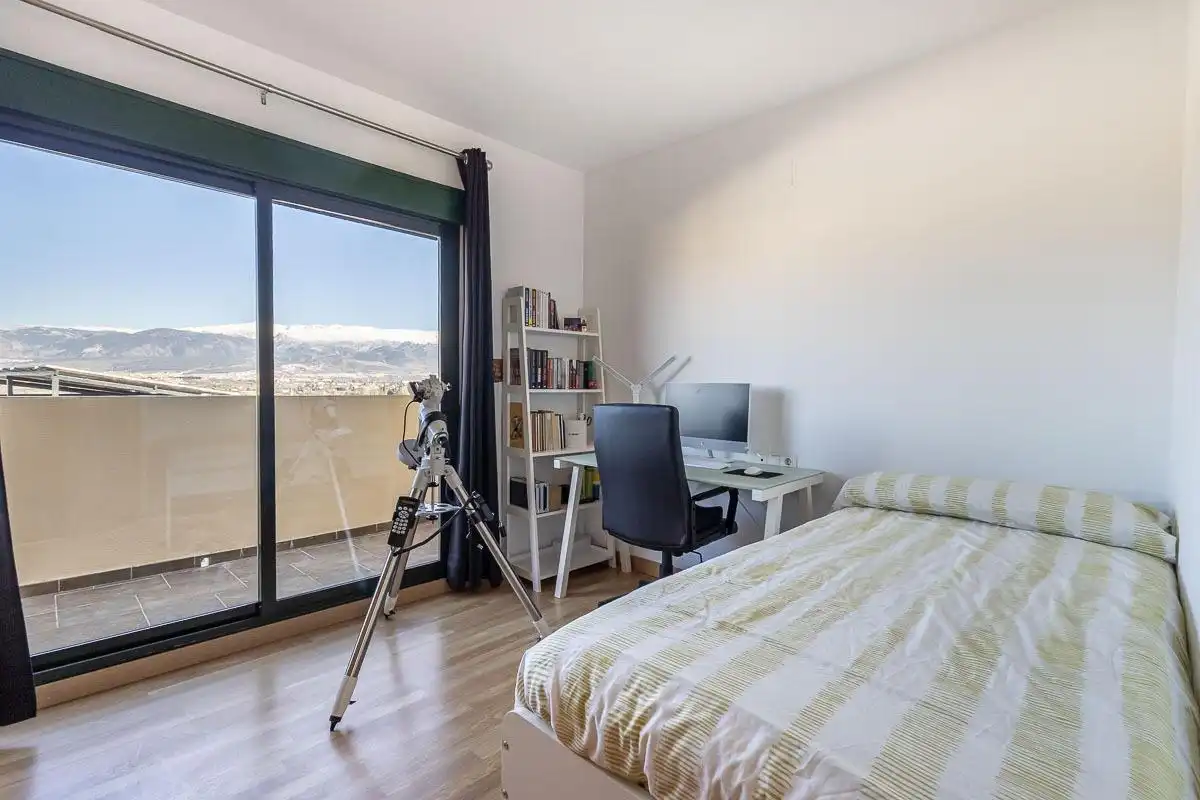 Habitación de Casa adosada en venta en Las Gabias con Piscina comunitaria