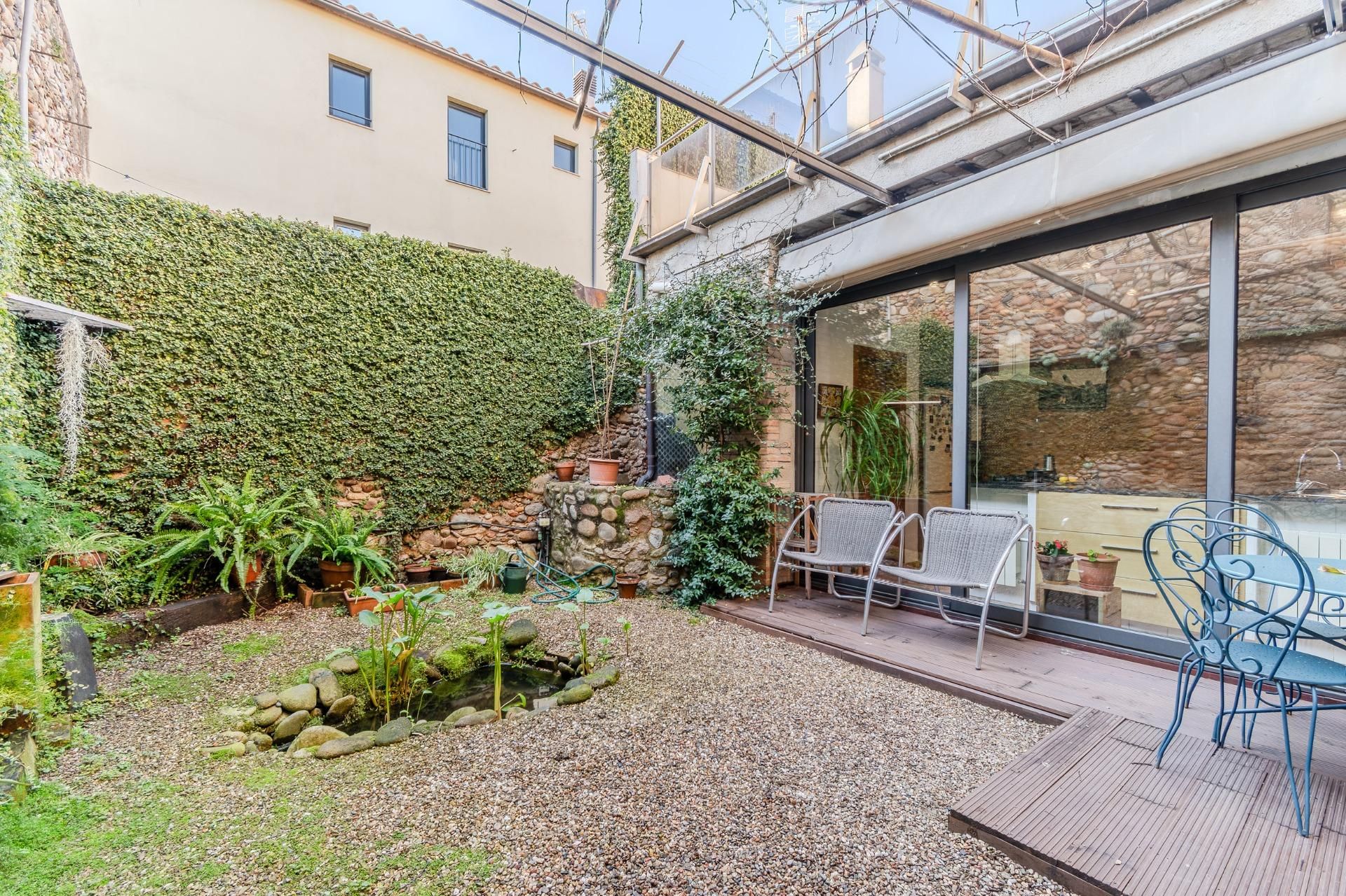 Terrassa de Casa o xalet en venda en Salt amb Aire condicionat, Calefacció i Jardí privat