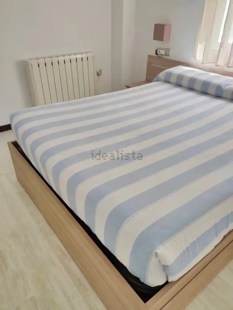 Schlafzimmer von Wohnung zur Miete in Cáceres mit Klimaanlage, Heizung und Terrasse
