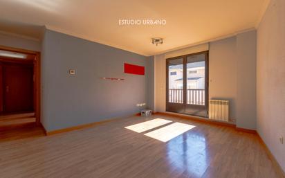Living room of Flat for sale in San Cristóbal de la Cuesta  with Heating, Balcony and Internet