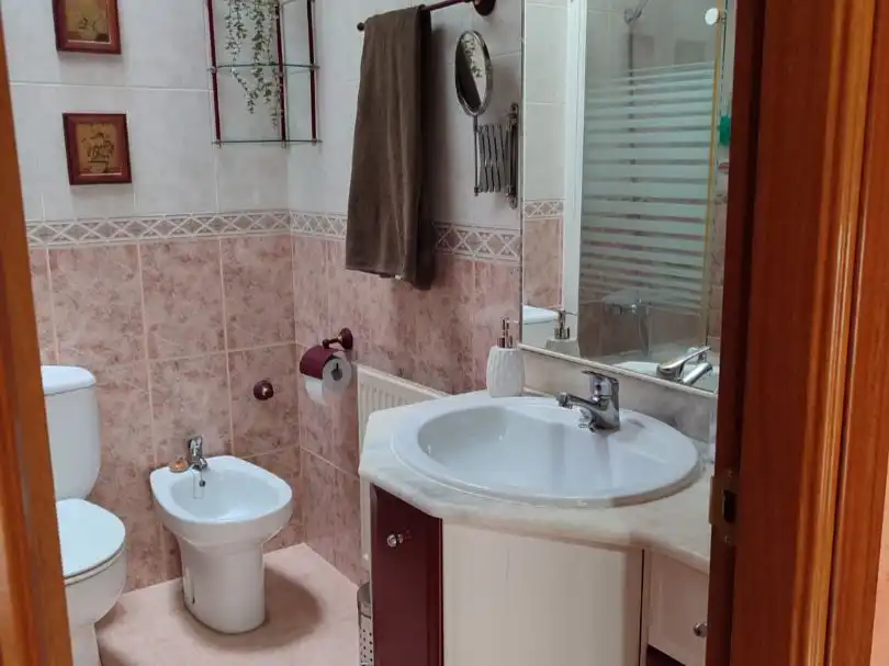 Baño de Dúplex para compartir en La Quebradilla