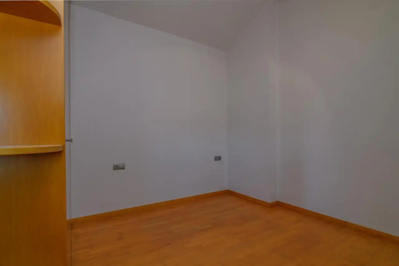 Bedroom of Duplexes for sale in Manresa  with Air Conditioner, Parquet flooring and Terrace